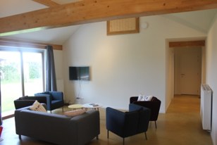 Woonruimte van de vakantiewoning vóór de herinrichting